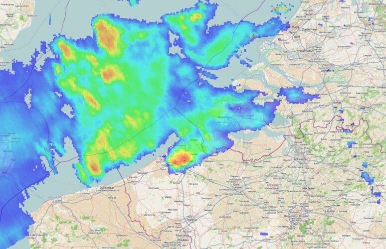 Radar des précipitations à 22h45 sur l'ouest de la Belgique, le 22 juin 2016. Source : KNMI