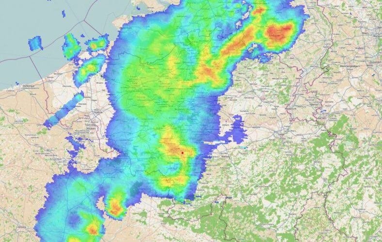Carte radar des précipitations à 20h45, le 23 juin 2016. Source : KNMI