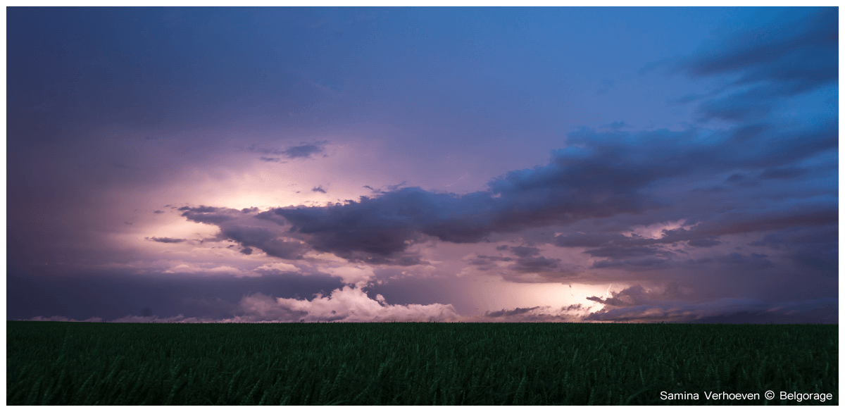 Évacuation du système orageux multicellulaire en direction des Pays-Bas aux alentours de 22h40, le 23 juin 2016. Crédit photo : Samina Verhoeven