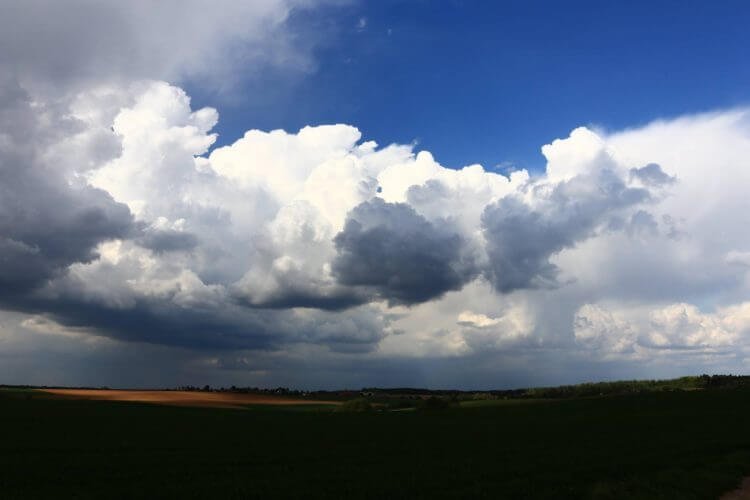 Ciel orageux dans la région de Villers-la-Ville (province du Brabant Wallon), le 11 mai 2017. Crédit photo : Jérémy Lokuli