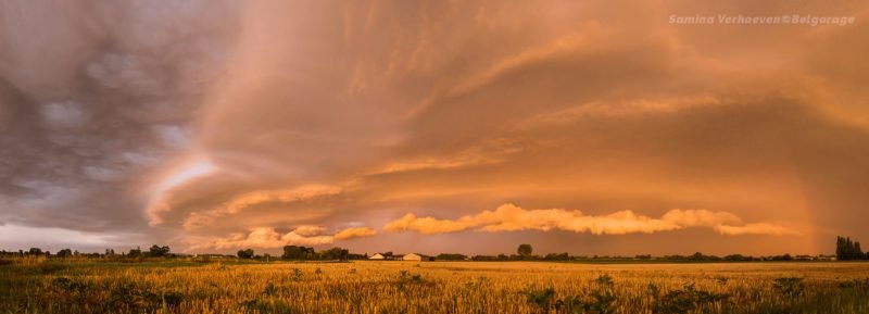 Arcus multicouche à Wormhout (France), à l'aube du 15 août 2017. Crédit photo : Samina Verhoeven