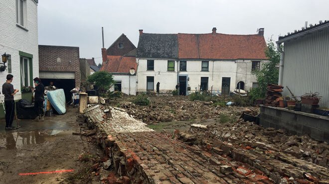 Dégâts à Dour en province de Hainaut le 22 mai 2018. Des murs n'ont pas résistés au passage d'un torrent venu des champs en amont. Crédit photo : Aurélie Henneton