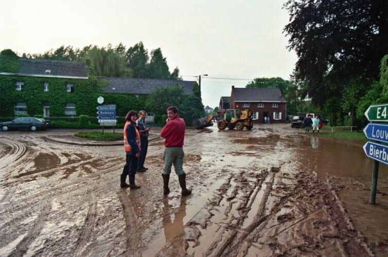 Inondations à Beauvechain, en province du Brabant Wallon, le 6 juin 1998. Crédit photo : Serge Hennebel