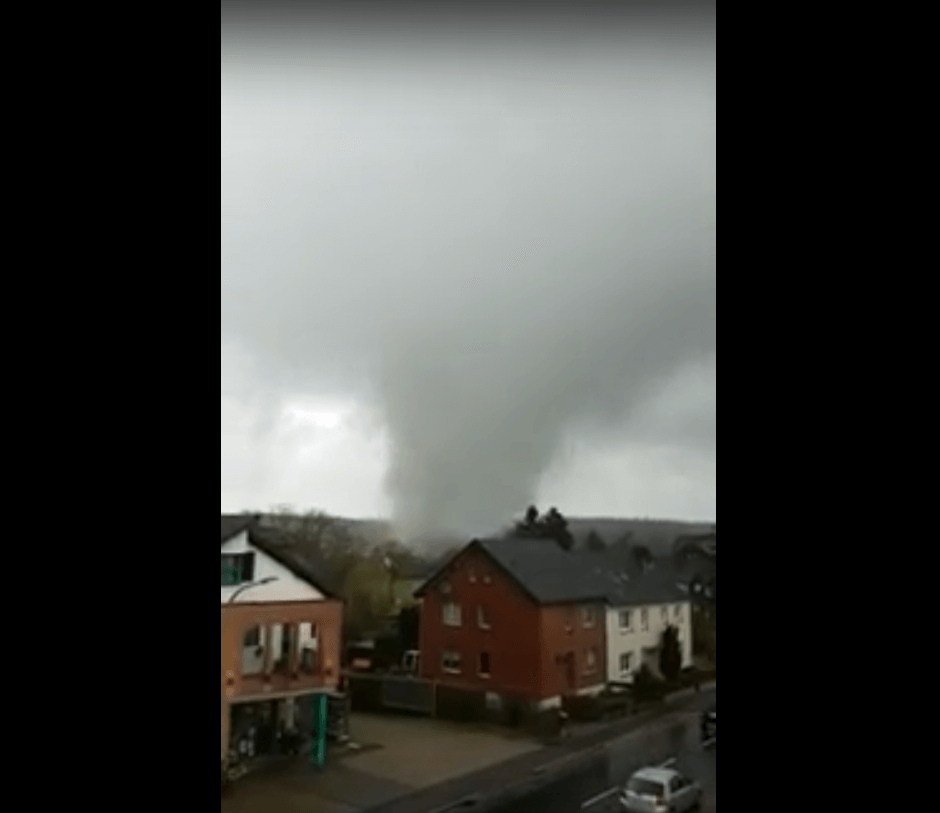 Capture d'écran de la tornade de Roetgen, le 13 mars 2019. Crédit vidéo : Stormhunter 1703. Source : Youtube