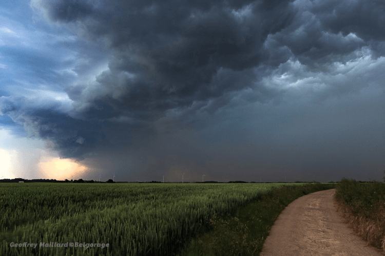 Passage de l'écho en arc sur la région de Landen, en province du Brabant Flamand, le 4 juin 2019. Crédit photo : Geoffrey Maillard.