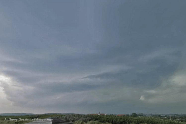 Orage sévissant dans la région de Zeebrugge (province de Flandre Occidentale) le 17 juin 2020 vers 14h00. Crédit Photo : Anthony Gossiaux