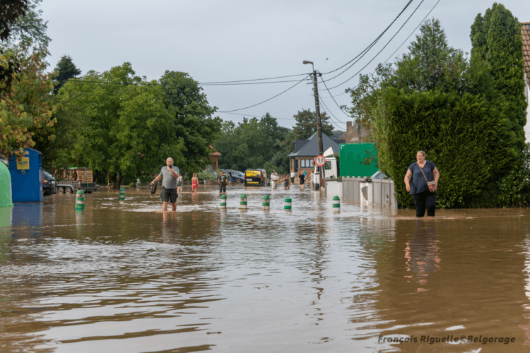 Le village de Doiceau inondé suite à la crue éclair du Pisselet, en province du Brabant Wallon, le 13 août 2020. Crédit photo : François Riguelle