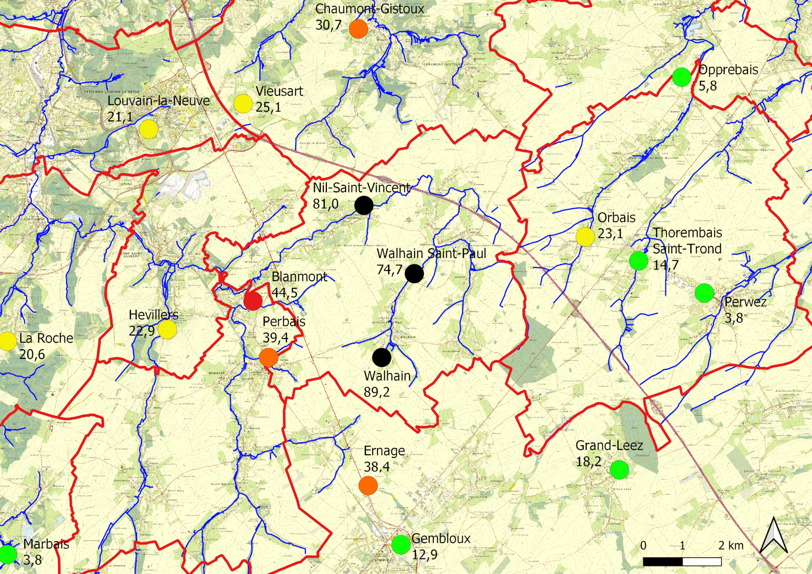 Carte des stations météorologiques situées autour de Walhain (frontières communales en rouge). Les données sont indiquées en mm. Crédit : Belgorage 