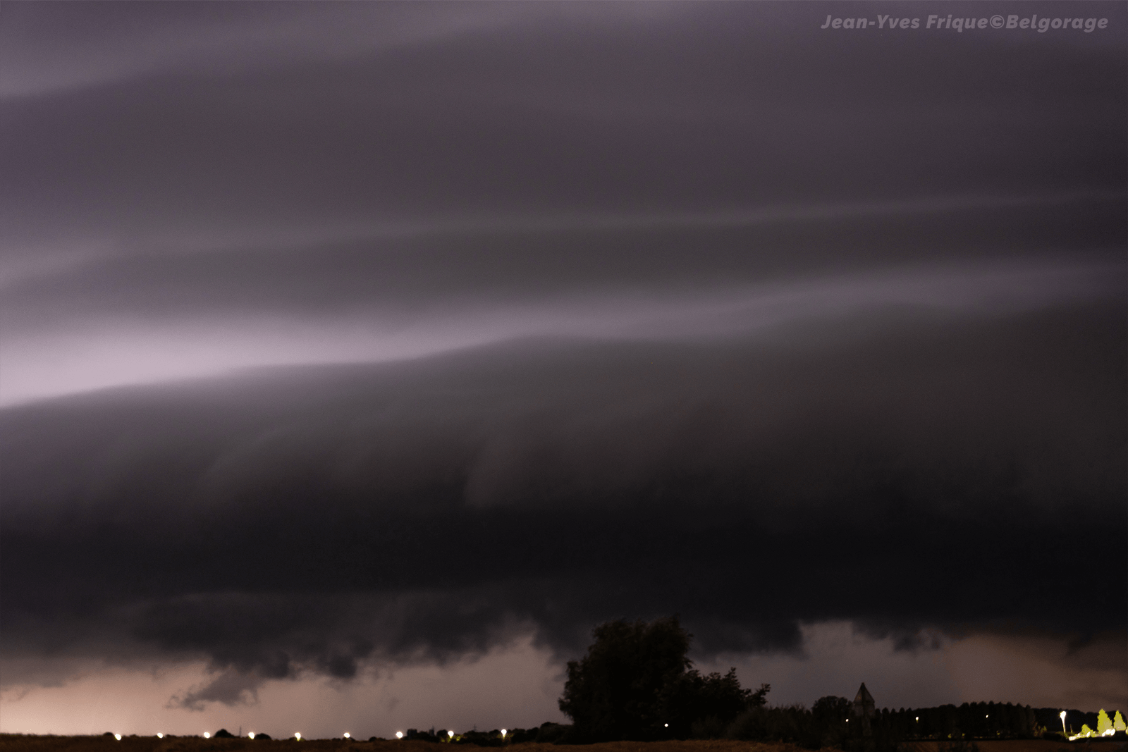 Arcus observé depuis Dergneau, en province de Hainaut, durant la nuit du 31 juillet au 1er août 2024. 