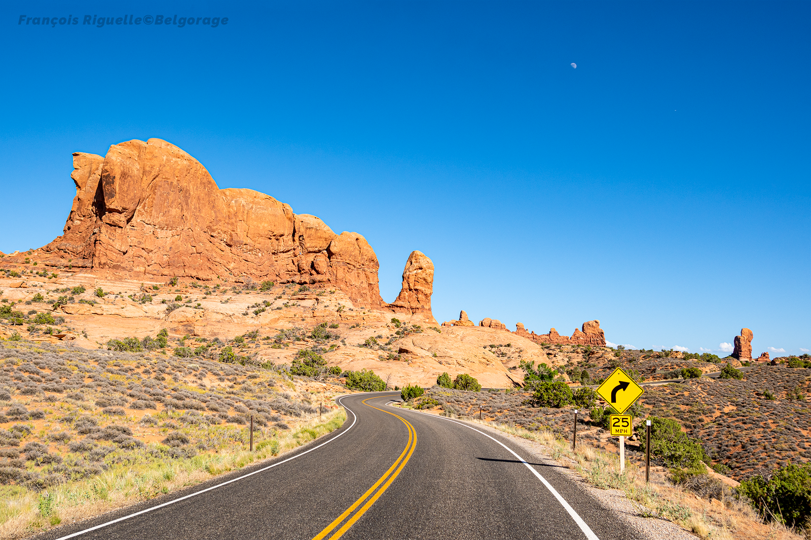 Paysage du parc national des Arches, en Utah, en fin de journée du 4 juillet 2025.